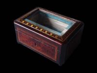 A French veenered root wood jewelry box. Ca 1870.